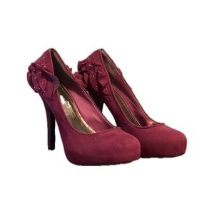 Pink Ruffle Heels Size 7.5